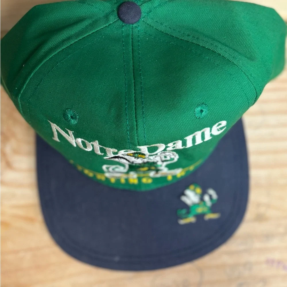 🔥 Vintage 90’s Rare Fighting Irish Green & Navy SnapBack Cap Logo on Brim 🔥